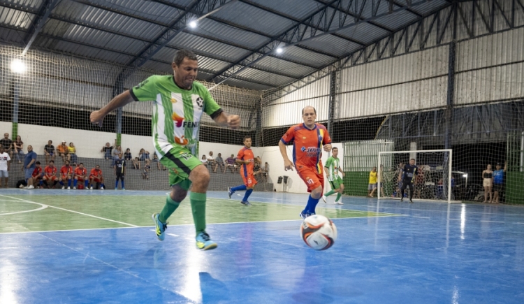 Etapa de terça-feira 20/10 da Copa Comércio de Futsal tem goleadas, empate e vitória da equipe Multicoisas